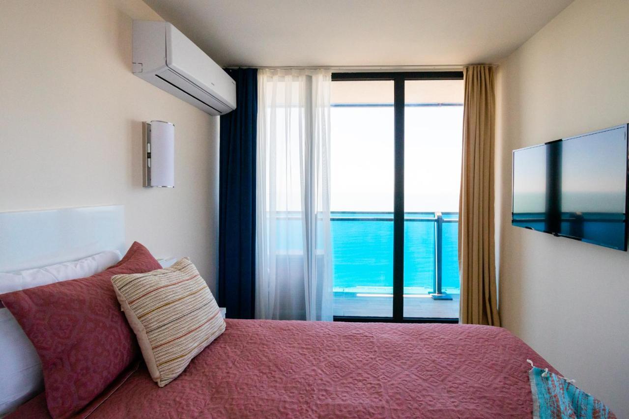 G-Point City Beach Батуми Экстерьер фото